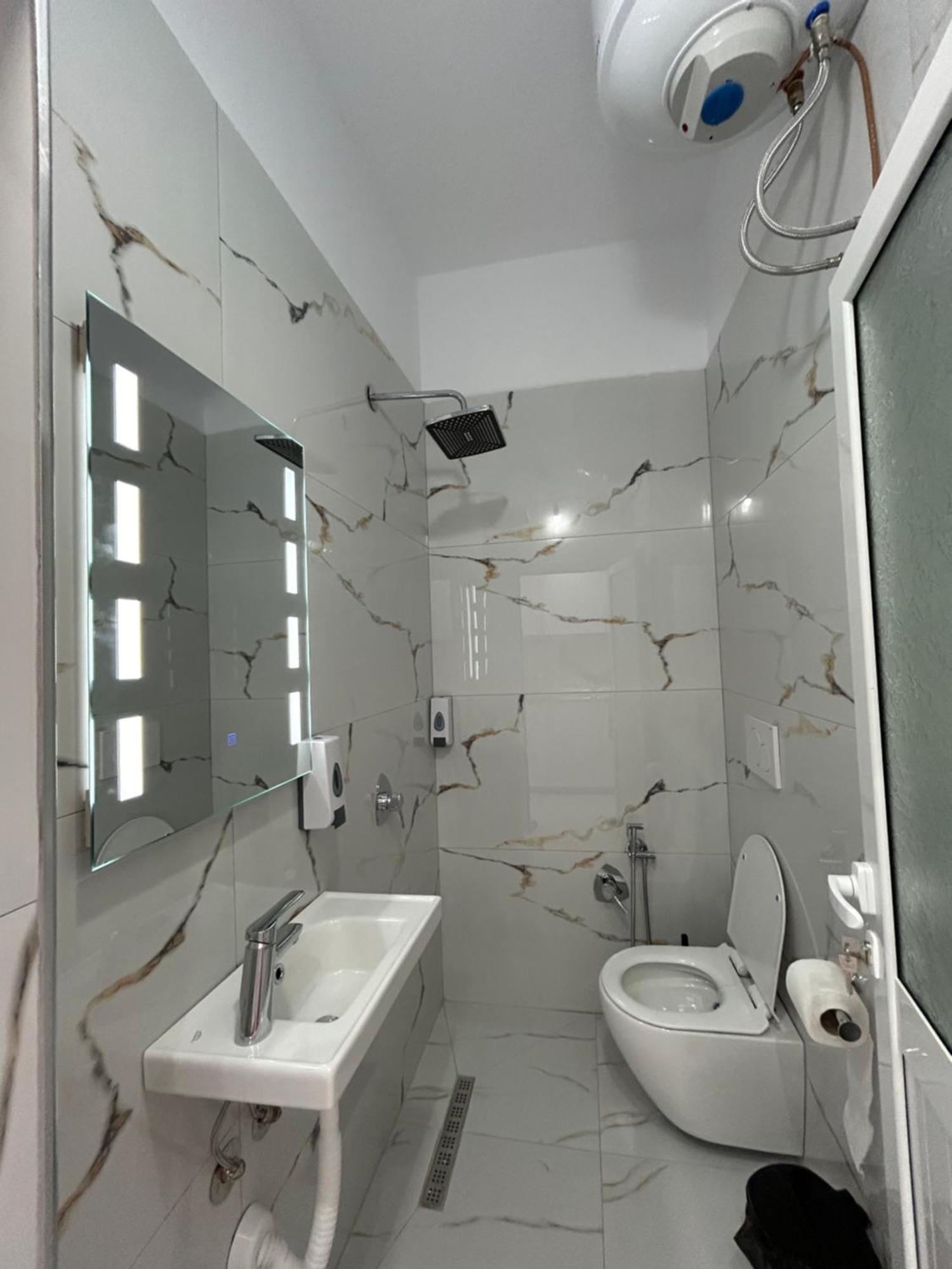 Vila Roan Vlorë Екстериор снимка