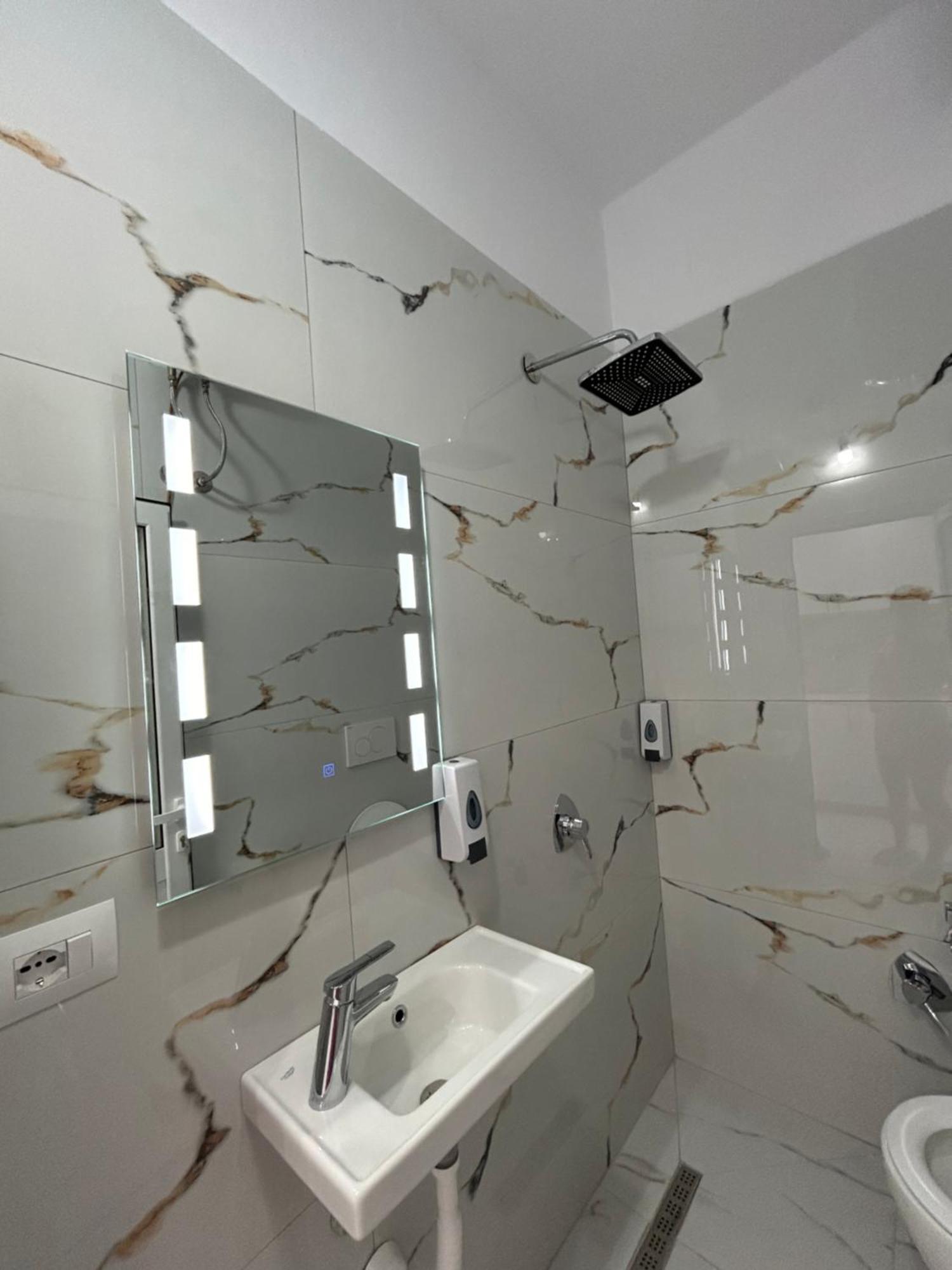 Vila Roan Vlorë Екстериор снимка